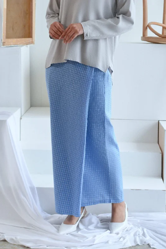 The Sungai Women Folded Skirt - Sky Checked summer skirt style