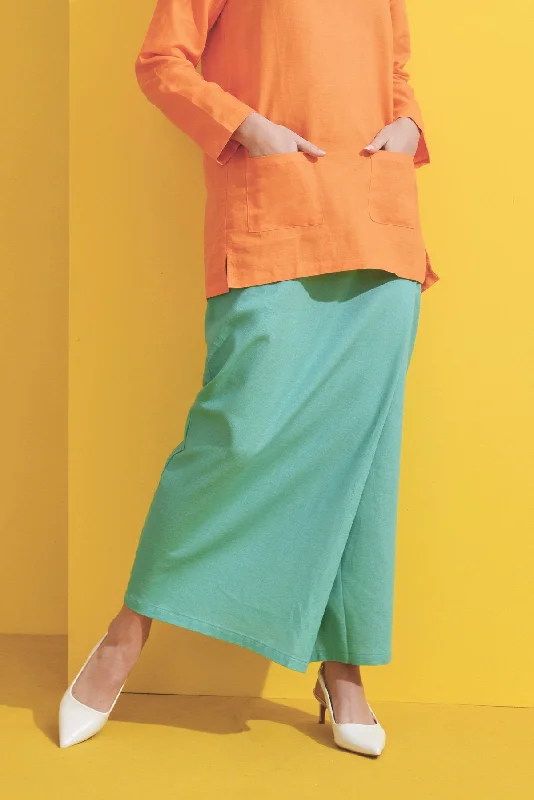 The Kurnia Women Folded Skirt - Tiffany Green linen skirt breathable