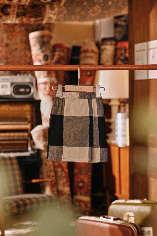The Akar Kita Babies Folded Skirt - Black Square wool skirt sturdy