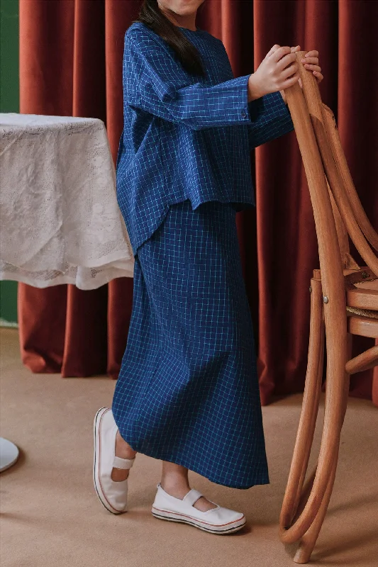The Sungai Folded Skirt - Ocean Checked seamless skirt comfort