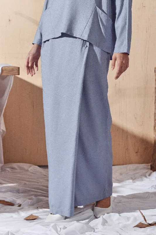The Balik Women Buttons Folded Skirt - Light Pigeon Blue denim skirt fashionable