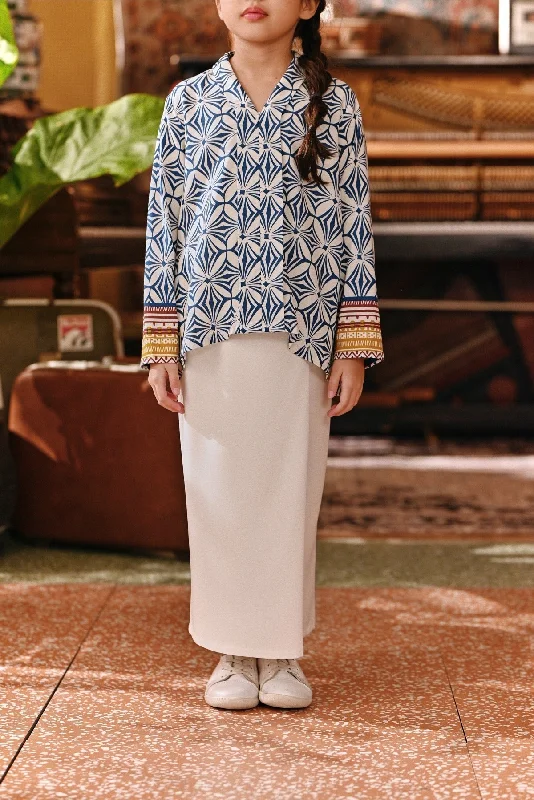 The Akar Kita Folded Skirt - Off White leather skirt sleek