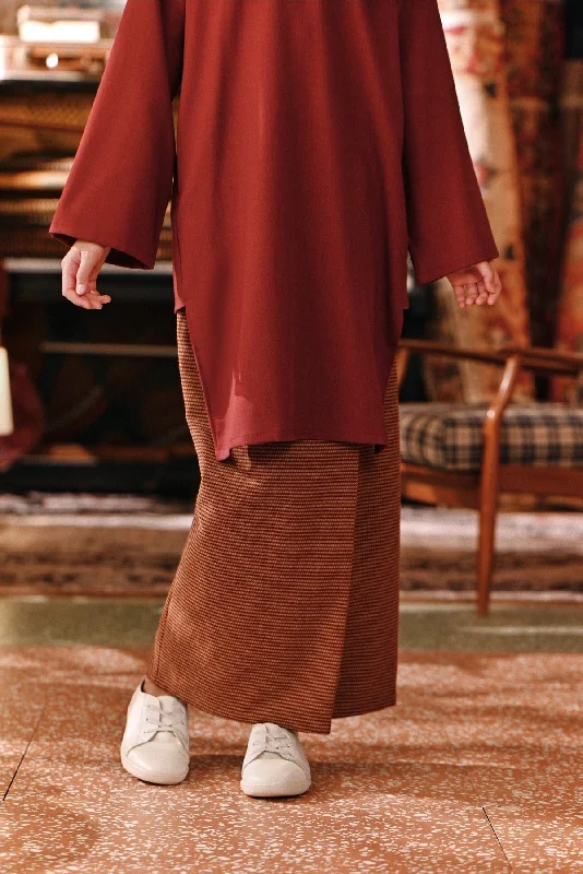 The Akar Kita Folded Skirt - Brownflux corduroy skirt cozy