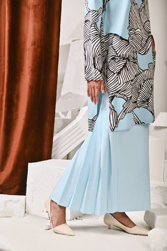 The Kita Menang Women Back Pleats Skirt - Light Blue high slit skirt