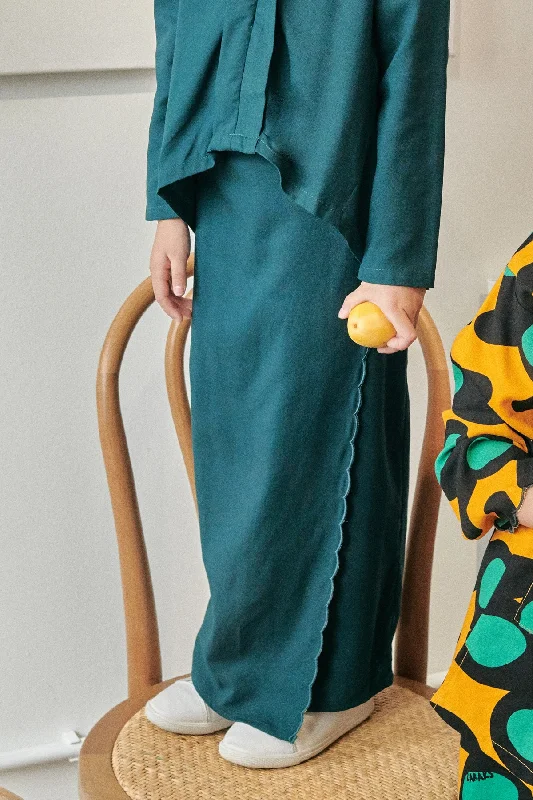 Rasa Sayang Scallop Skirt - Emerald Green denim skirt durable