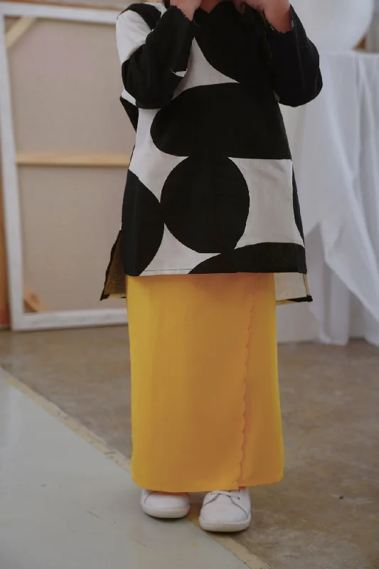 The Seniman Scallop Skirt - Mustard denim skirt classic
