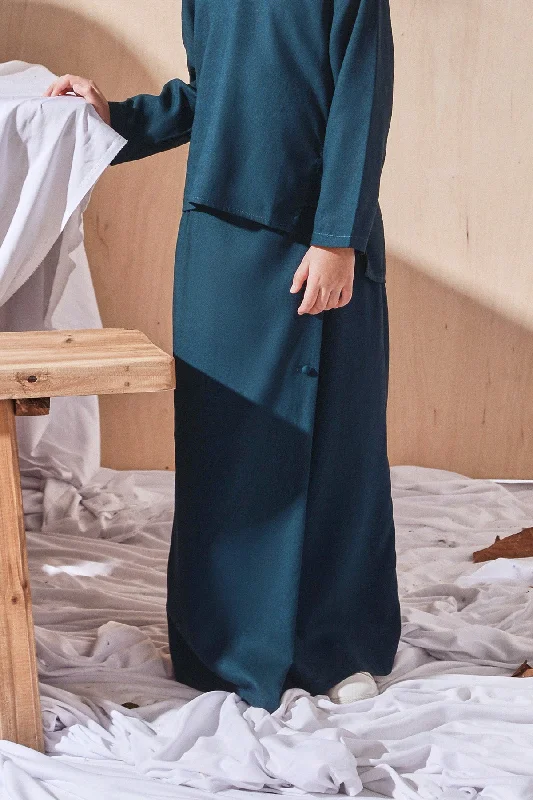 The Balik Buttons Folded Skirt - Emerald Green wool skirt sturdy