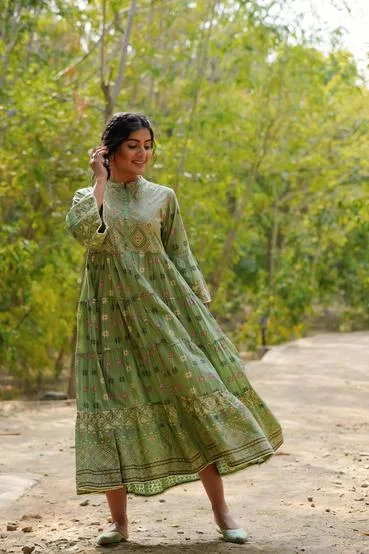 Pistagreen Cambric Mexican Print Tiered Dress With Mask - Juniper